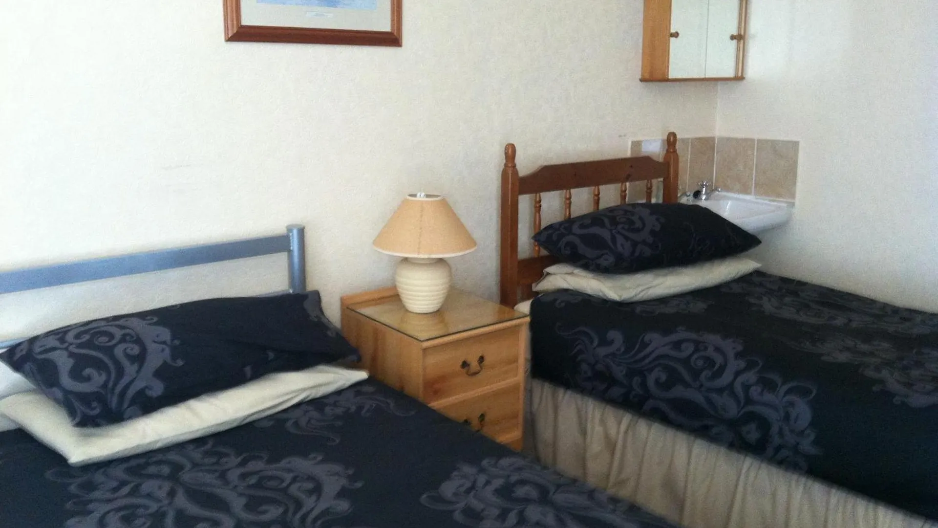 Hostel Aberdeen Guest House Ilford